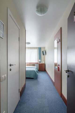 Гостиница Экватор Владивосток Двухместный номер с 1 кроватью или 2 отдельными кроватями, вид на город-5