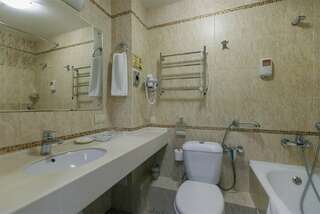 Гостиница Экватор Владивосток Двухместный номер с 1 кроватью или 2 отдельными кроватями, вид на город-7