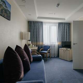 Гостиница Экватор Владивосток Джуниор Сюит с видом на море-7