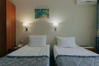 Гостиница Экватор Владивосток Двухместный номер с 1 кроватью или 2 отдельными кроватями, вид на город-1