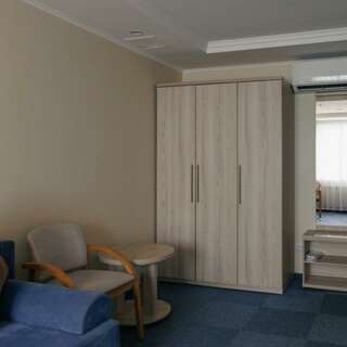 Гостиница Экватор Владивосток Джуниор Сюит с видом на море-5