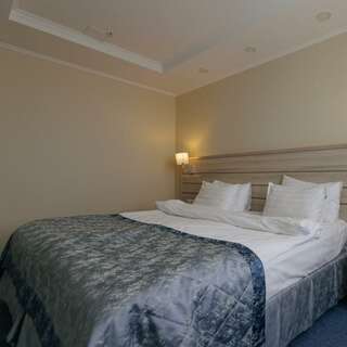 Гостиница Экватор Владивосток Джуниор Сюит с видом на море-1