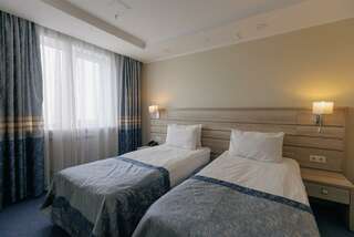 Гостиница Экватор Владивосток 2-комнатный номер полулюкс с видом на море-5