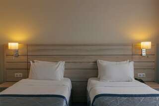 Гостиница Экватор Владивосток Улучшенный двухместный номер Делюкс с 1 кроватью или 2 отдельными кроватями-2