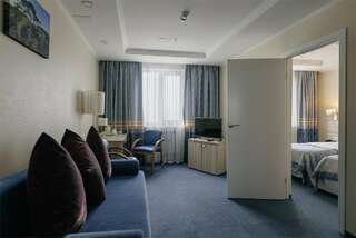 Гостиница Экватор Владивосток Улучшенный двухместный номер Делюкс с 1 кроватью или 2 отдельными кроватями-2