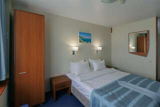 Гостиница Экватор Владивосток Двухместный номер с 1 кроватью или 2 отдельными кроватями, вид на город-4